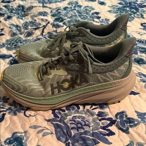 Women’s Hoka Challenger ATR 7 shoes